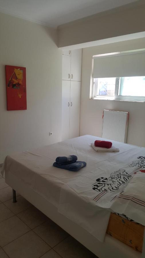 Joan'S Airport Apartment Артеміда Екстер'єр фото