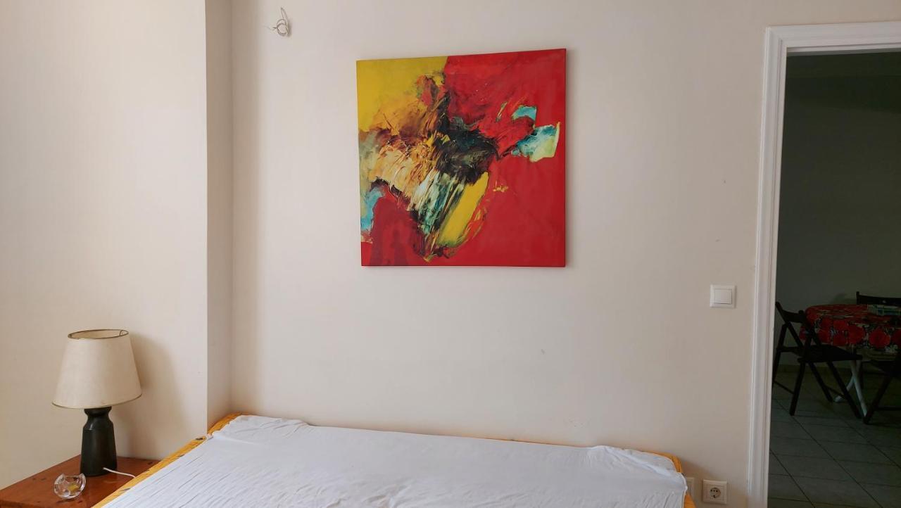 Joan'S Airport Apartment Артеміда Екстер'єр фото